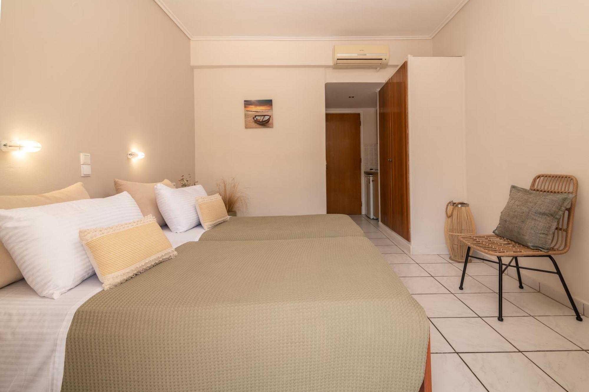 Daisy Hotel Plános Екстериор снимка